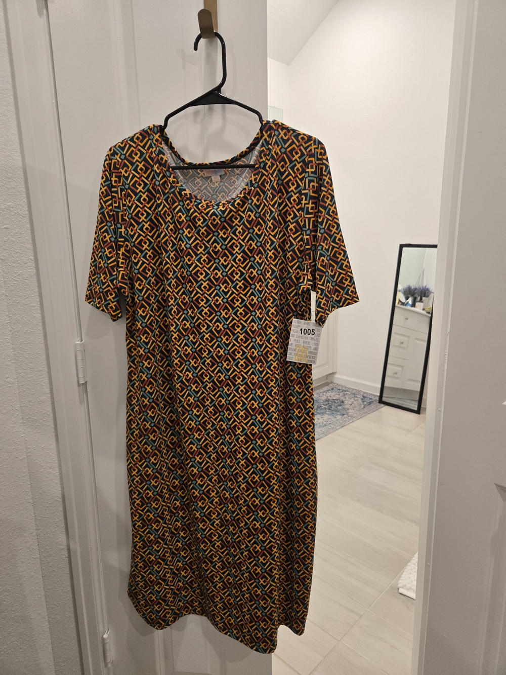 Plus Size Short Sleeve  Dress in Multicolor Geometric Print. 3XL